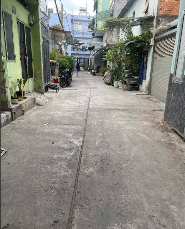 Bán nhà : Trung Tâm Tân Phú , Phường Vip Tân Thành , Kết nối giao thông nhanh chóng với các quận trung tâm : Bình Tân , Q10, Q11